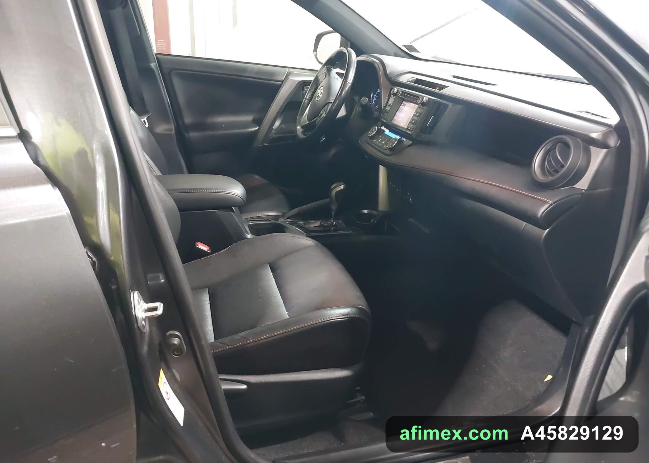 2018 Toyota RAV4 for sale in Mauritania - Ref A45829129, photo 5