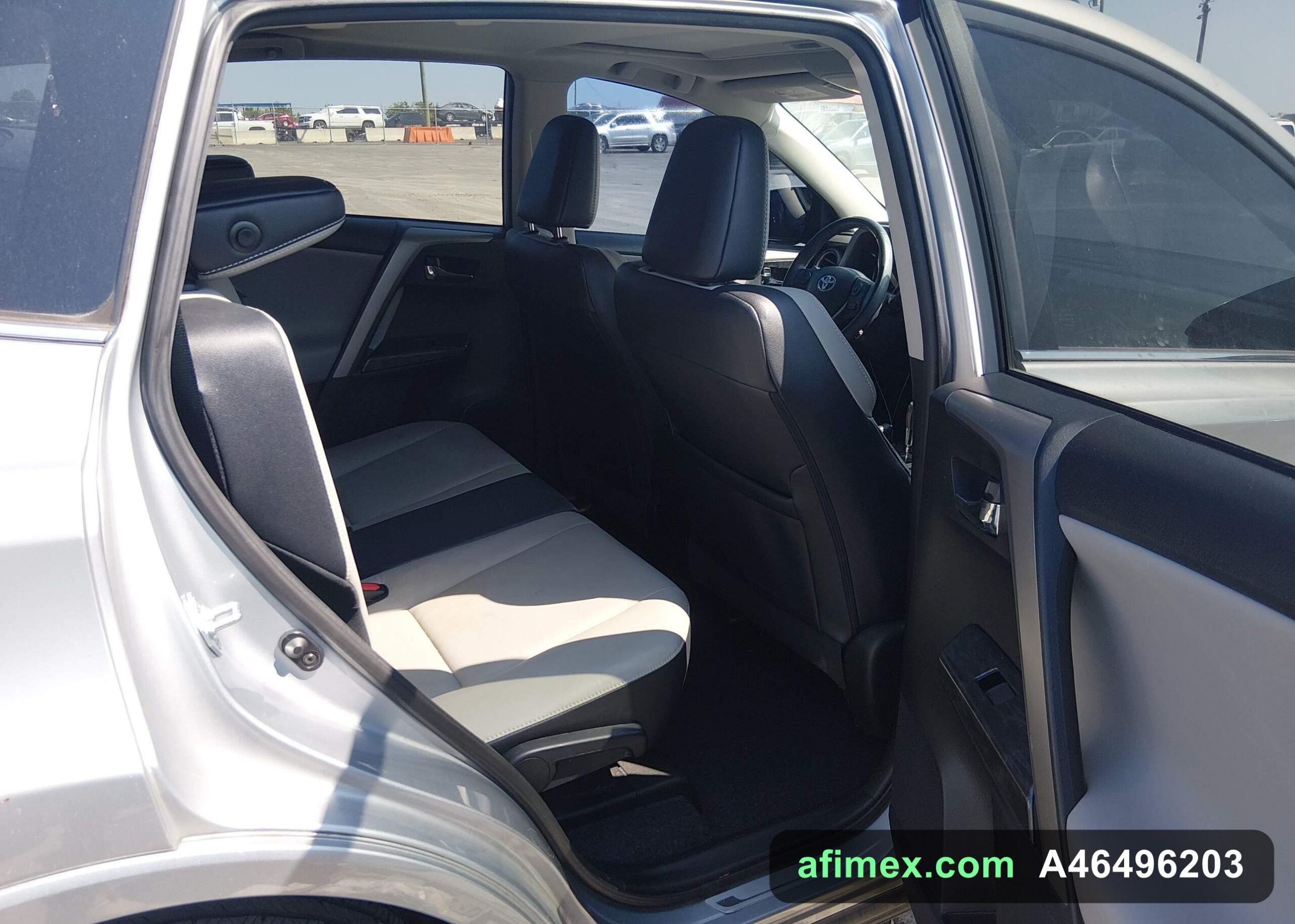 2017 Toyota RAV4 for sale in Mauritania - Ref A46496203, photo 8