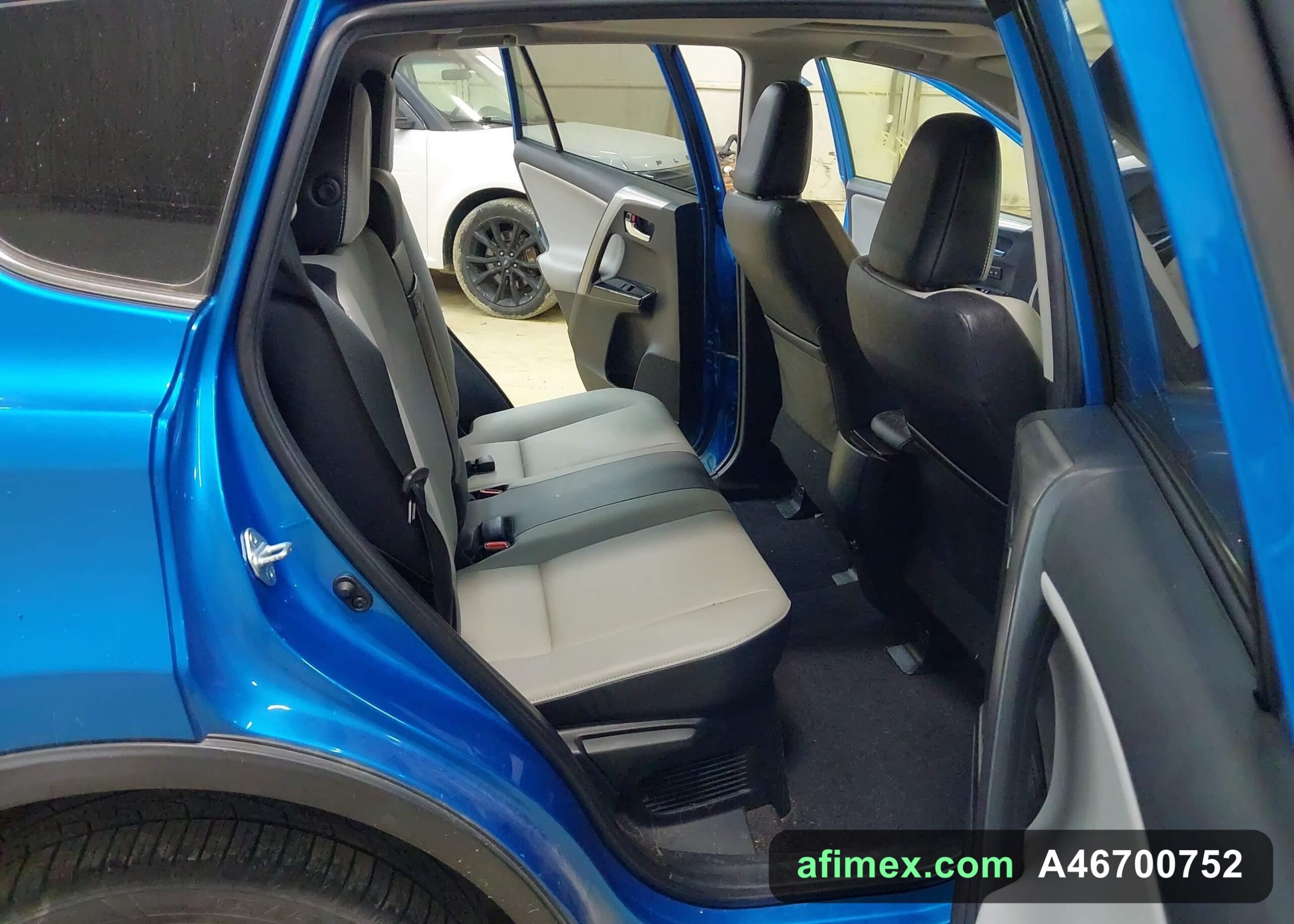 2017 Toyota RAV4 for sale in Mauritania - Ref A46700752, photo 8