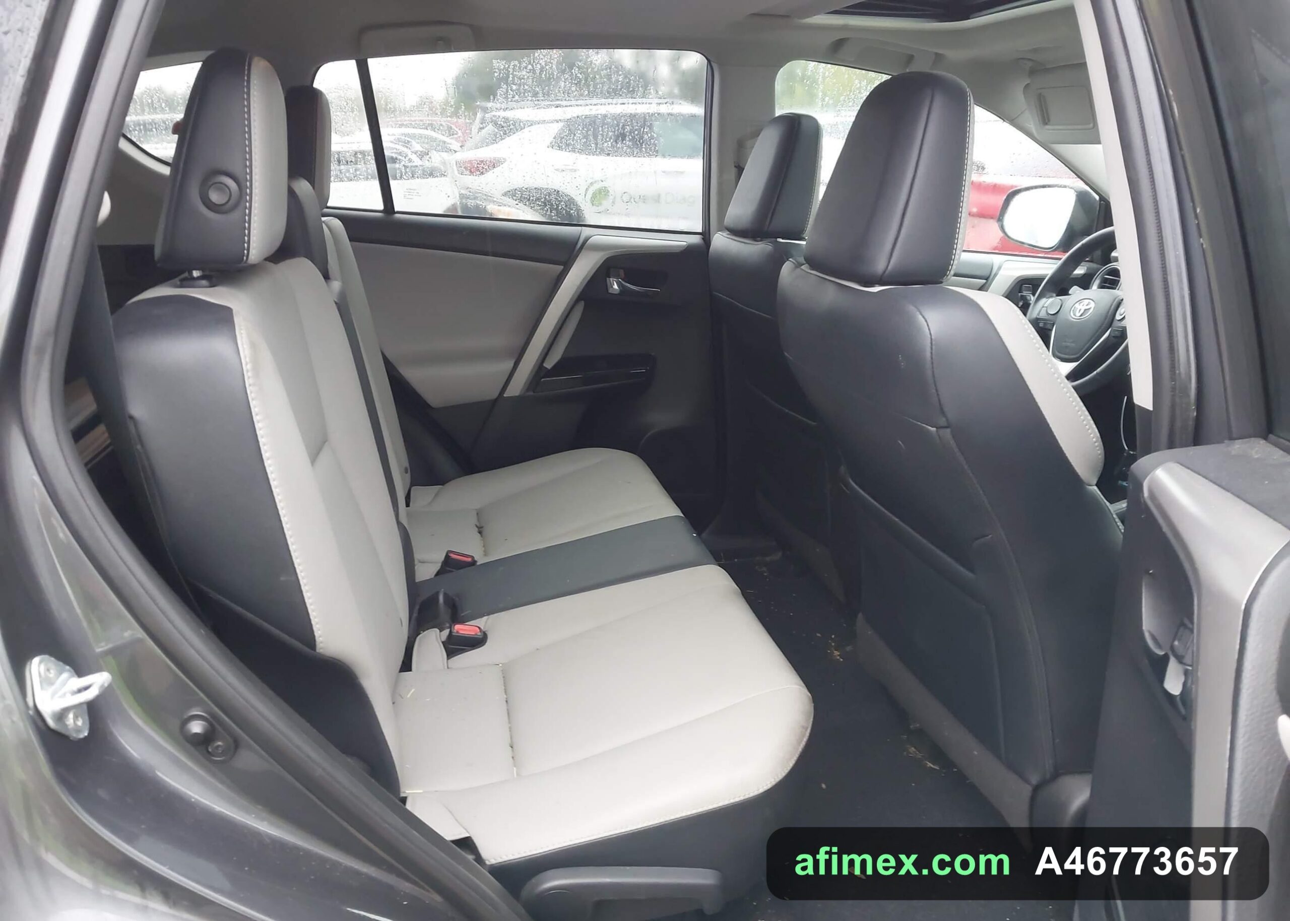 2017 Toyota RAV4 for sale in Mauritania - Ref A46773657, photo 8