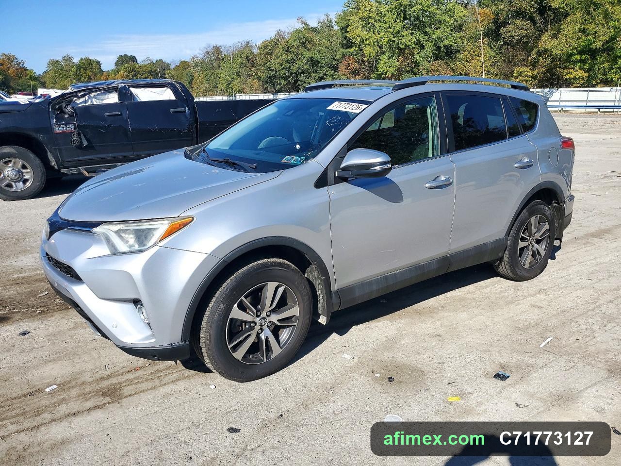 2017 Toyota RAV4 for sale in Mauritania - Ref C71773127