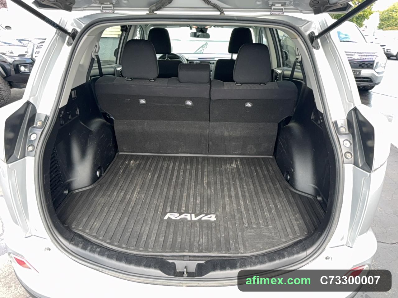 2017 Toyota RAV4 for sale in Mauritania - Ref C73300007, photo 14